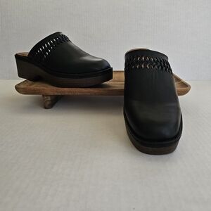 Baretraps Sandy Clogs Black Size 8M Woven Detail Slip On Round Toe Platform